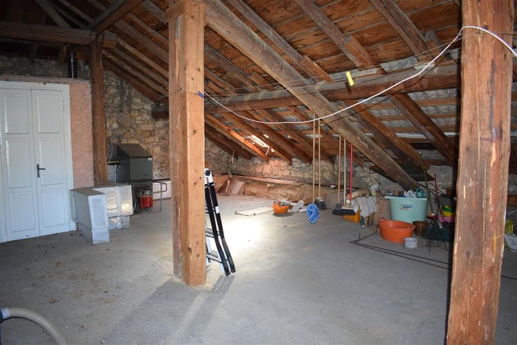 Oltre il Colle, esclusivo quadrilocale balconato con mansarda e box auto Oltre il Colle