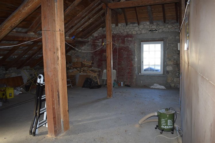 Oltre il Colle, esclusivo quadrilocale balconato con mansarda e box auto Oltre il Colle