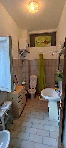 Brumano, piccolo e suggestivo paese montano, monolocale con balcone e posto auto Brumano