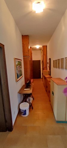 Brumano, piccolo e suggestivo paese montano, monolocale con balcone e posto auto Brumano