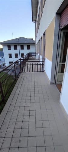 Brumano, piccolo e suggestivo paese montano, monolocale con balcone e posto auto Brumano