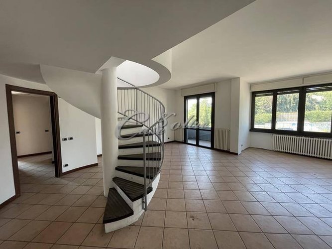 Capannone Industriale Novedrate