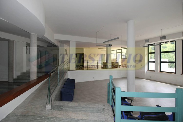 Locale Commerciale Pontida