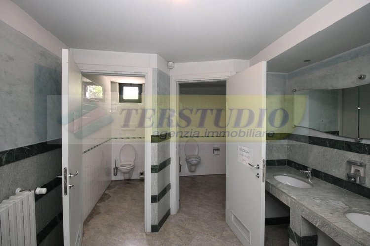 Locale Commerciale Pontida