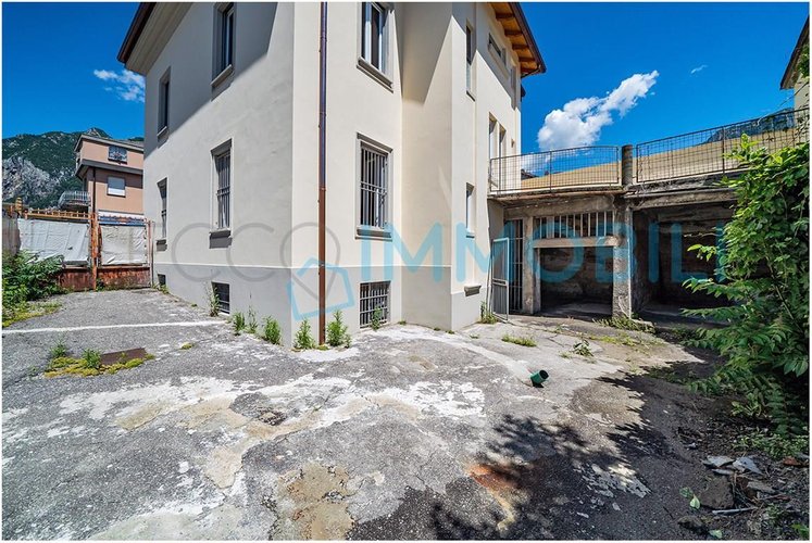 CASA LIBERTY INDIPENDENTE CON TERRAZZO Lecco