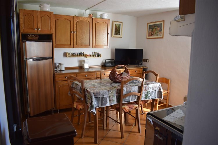 Serina Bagnella, immerso nel verde, luminoso bilocale esente da spese condominiali Serina