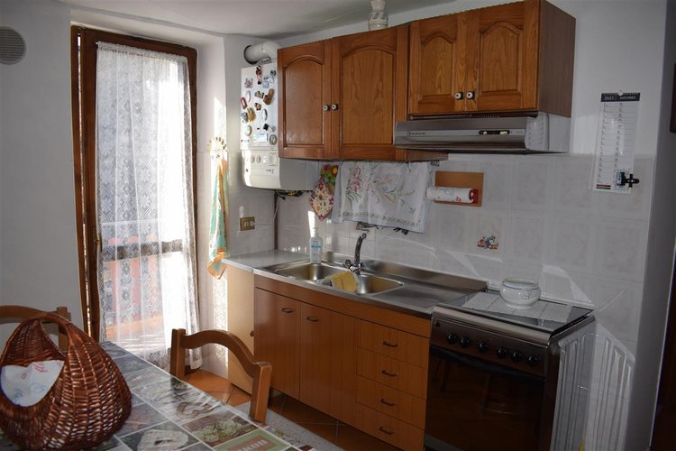 Serina Bagnella, immerso nel verde, luminoso bilocale esente da spese condominiali Serina