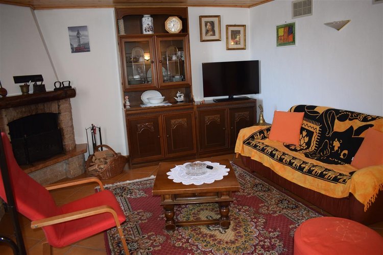 Serina Bagnella, immerso nel verde, luminoso bilocale esente da spese condominiali Serina