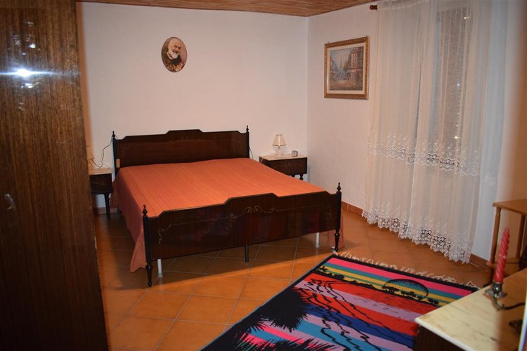 Serina Bagnella, immerso nel verde, luminoso bilocale esente da spese condominiali Serina