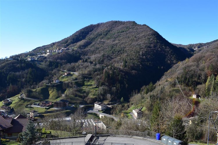 Serina Bagnella, immerso nel verde, luminoso bilocale esente da spese condominiali Serina