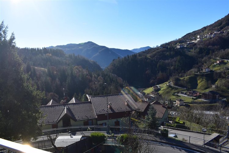 Serina Bagnella, immerso nel verde, luminoso bilocale esente da spese condominiali Serina