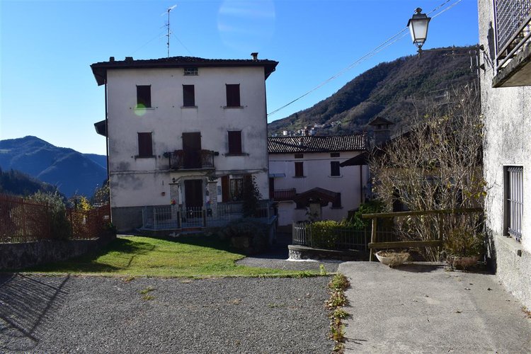 Serina Bagnella, immerso nel verde, luminoso bilocale esente da spese condominiali Serina