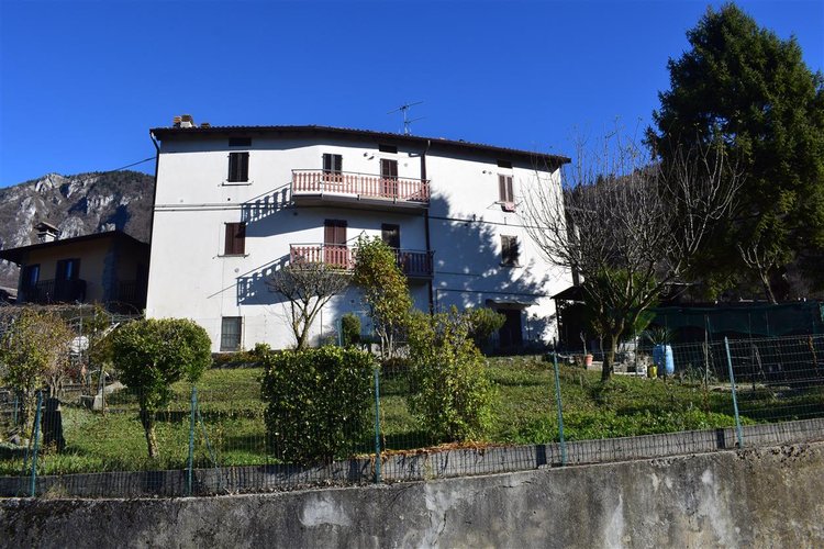 Serina Bagnella, immerso nel verde, luminoso bilocale esente da spese condominiali