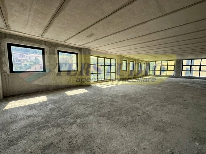 Locale Commerciale Brivio