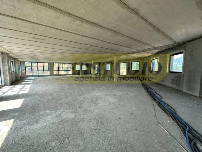 Locale Commerciale Brivio