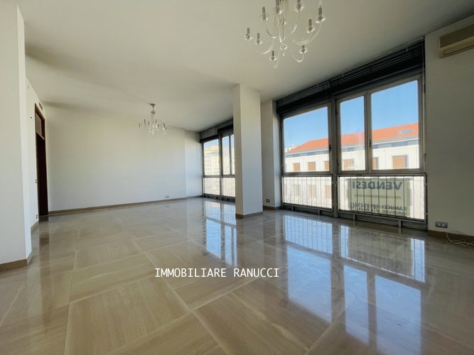 Bergamo Viale Vittorio Emanuele/ S. Benedetto Quadri s. benedettoampio quadrilocale Bergamo