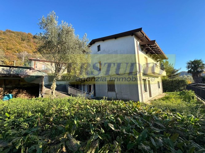 Villa o villino Calolziocorte