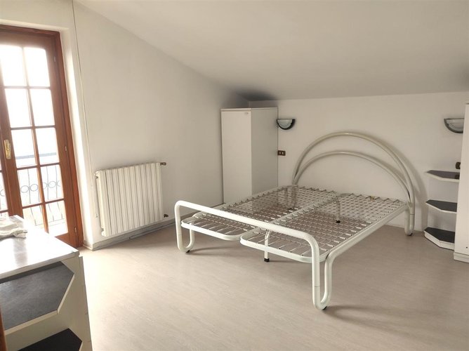 Sant’Omobono Terme, in piccola e tranquilla casetta, bilocale al secondo ed ultimo piano Sant'Omobono Terme