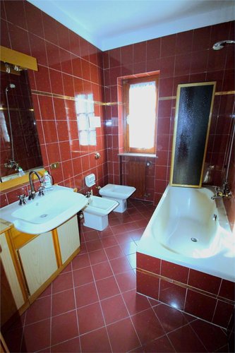 Sant’Omobono Terme, in piccola e tranquilla casetta, bilocale al secondo ed ultimo piano Sant'Omobono Terme