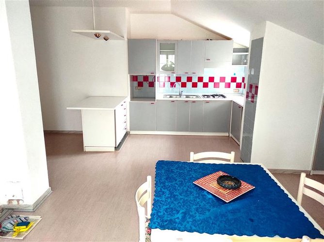 Sant’Omobono Terme, in piccola e tranquilla casetta, bilocale al secondo ed ultimo piano Sant'Omobono Terme