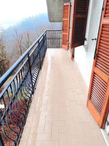 Sant’Omobono Terme, in piccola e tranquilla casetta, bilocale al secondo ed ultimo piano Sant'Omobono Terme