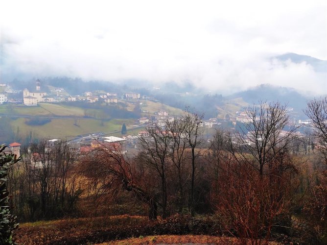 Sant’Omobono Terme, in piccola e tranquilla casetta, bilocale al secondo ed ultimo piano Sant'Omobono Terme