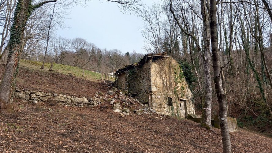 Costa Serina affarone caratteristica baita montana con terreno Costa Serina