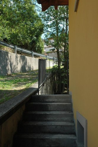 Costa Serina, vista a 360°, intero fabbricato ristrutturato con prato e bosco Costa Serina