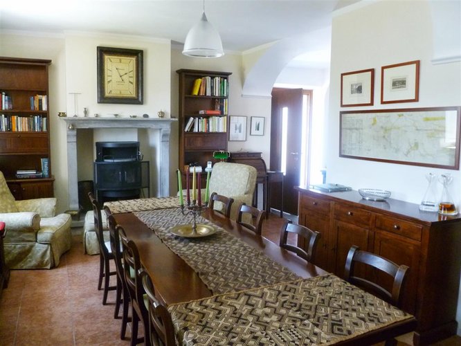 Costa Serina, vista a 360°, intero fabbricato ristrutturato con prato e bosco Costa Serina