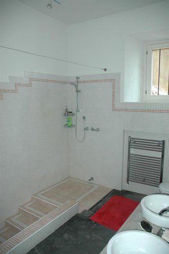 Costa Serina, vista a 360°, intero fabbricato ristrutturato con prato e bosco Costa Serina