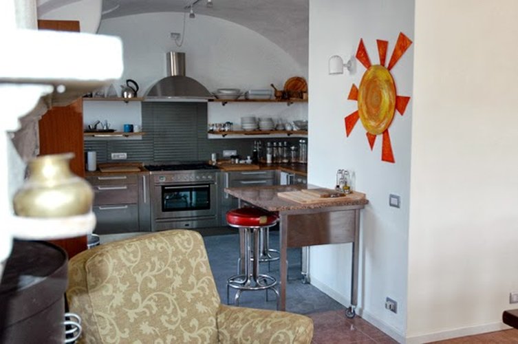 Costa Serina, vista a 360°, intero fabbricato ristrutturato con prato e bosco Costa Serina