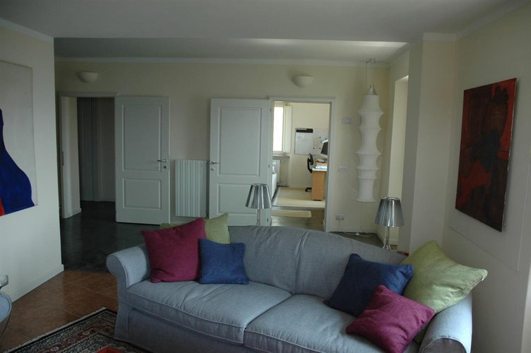 Costa Serina, vista a 360°, intero fabbricato ristrutturato con prato e bosco Costa Serina