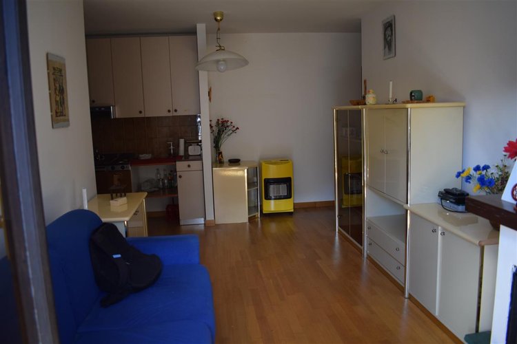 Oltre il Colle quota mt. 1200 vista Monte Arera affarone alloggio arredato, balconato con box Oltre il Colle