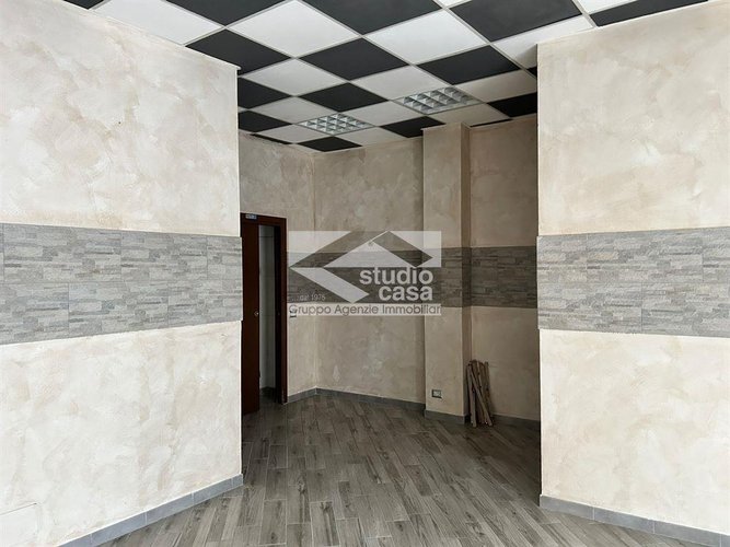 Negozio Ristrutturato Fronte SS42 a Verdello – Nessuna Spesa Condominiale! Verdello