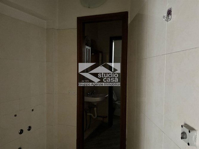 Negozio Ristrutturato Fronte SS42 a Verdello – Nessuna Spesa Condominiale! Verdello