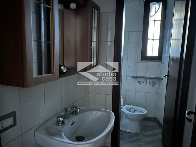 Negozio Ristrutturato Fronte SS42 a Verdello – Nessuna Spesa Condominiale! Verdello