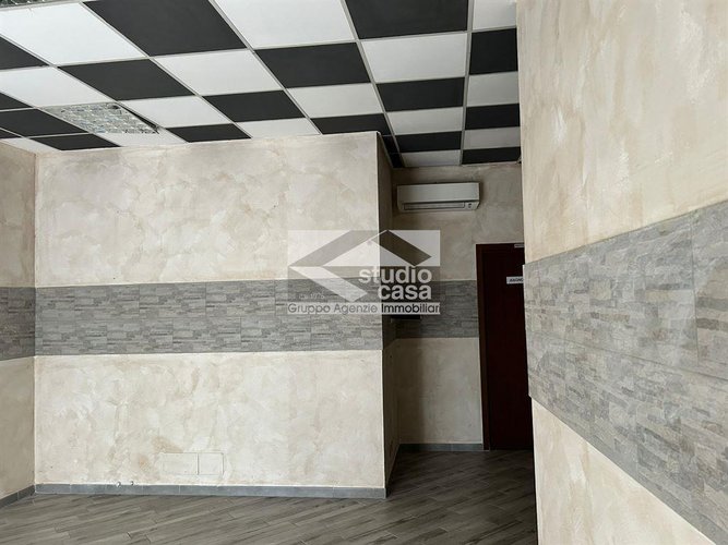 Negozio Ristrutturato Fronte SS42 a Verdello – Nessuna Spesa Condominiale! Verdello