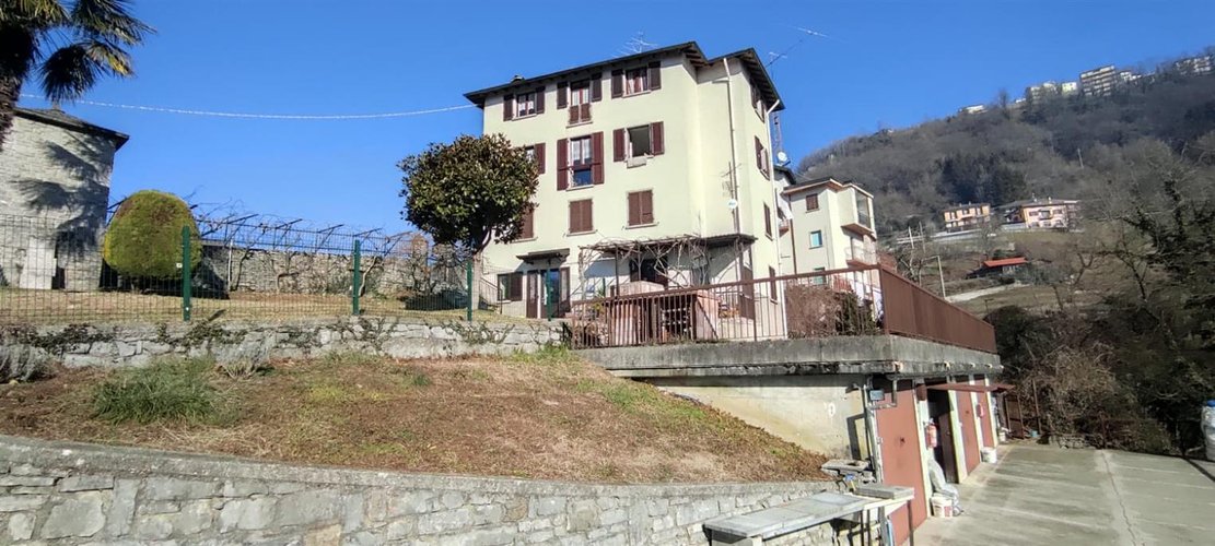 Corna Imagna trilocale con camino e cantina + box auto + terreno a frutteto