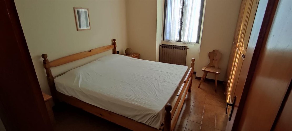 Corna Imagna trilocale con camino e cantina + box auto + terreno a frutteto Corna Imagna