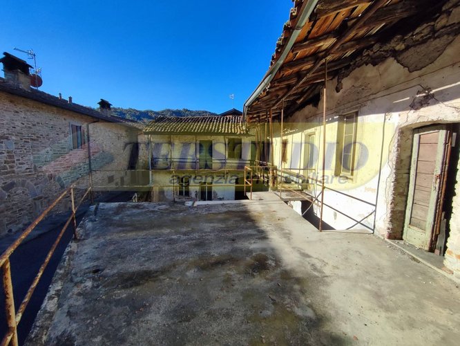 Villa o villino Ambivere