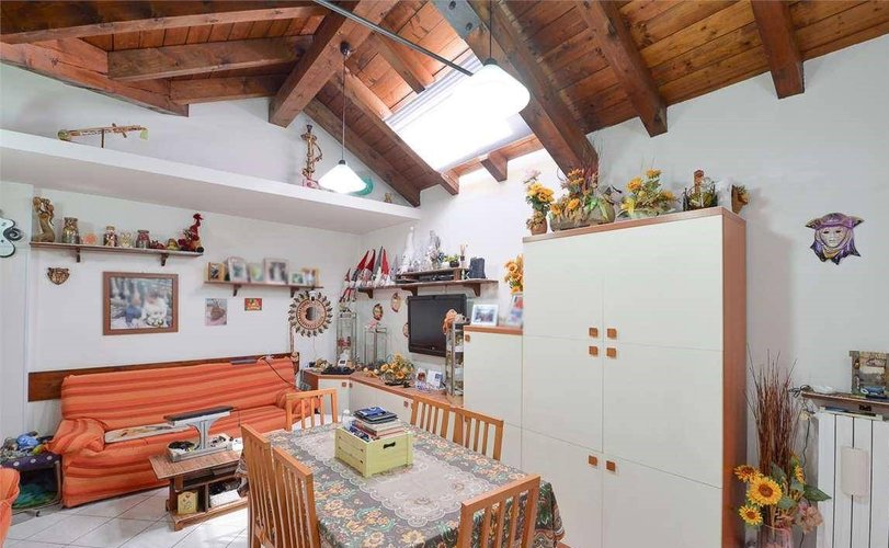 (2.24) Via Monte Grappa, Ponte Lambro Ponte Lambro