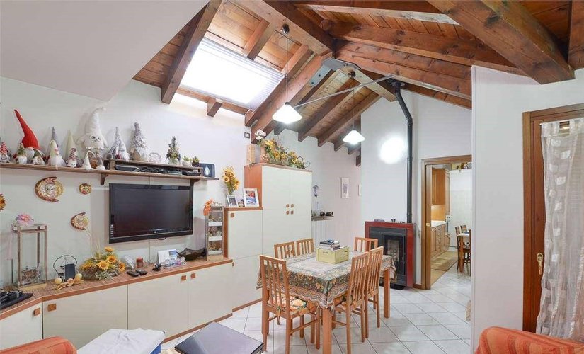 (2.24) Via Monte Grappa, Ponte Lambro Ponte Lambro