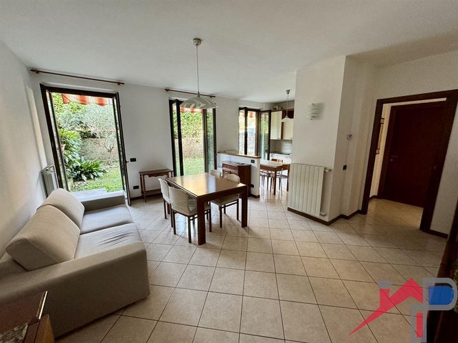 Trilocale con giardino privato Pontida