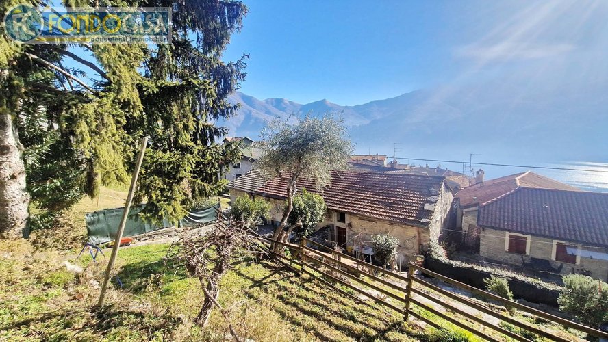 Casa indipendente Carate Urio