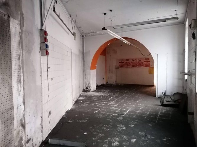 Locale Commerciale Lecco