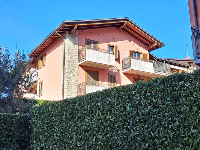 ESCLUSIVO 4 LOCALI 2 S ULTIMO PIANO Seriate