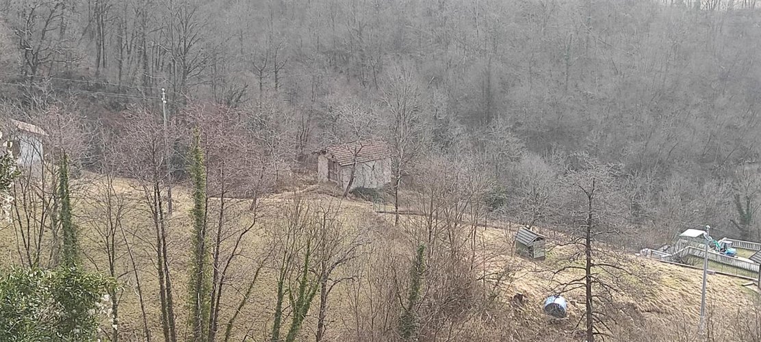 Corna Imagna vendesi rustico singolo + terreno Corna Imagna