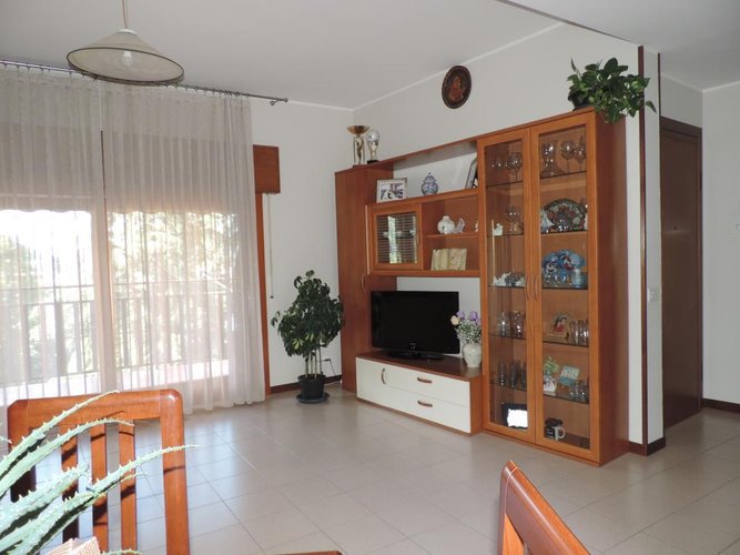 Caprino Bergamasco ampio trilocale con box Caprino Bergamasco