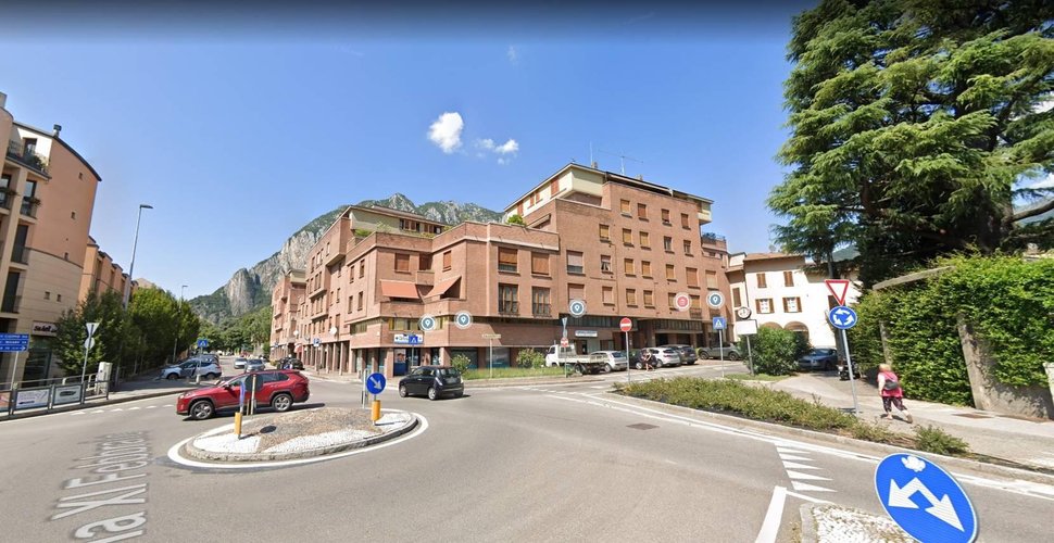 Locale Commerciale Lecco
