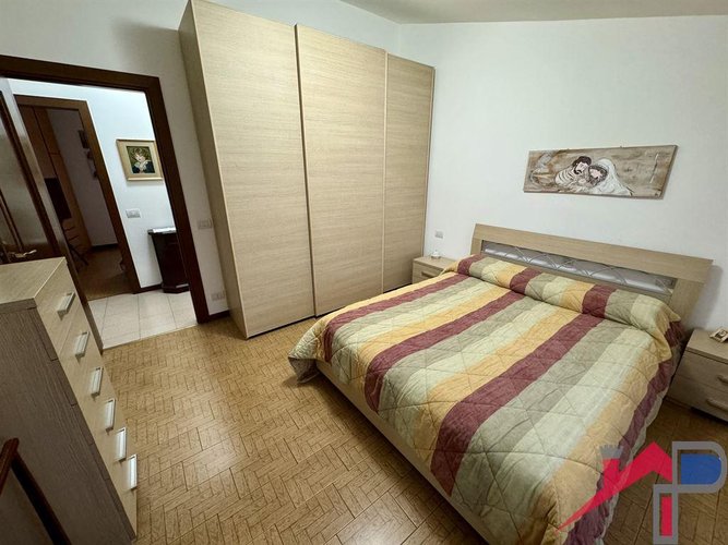 Caprino Bergamasco ampio trilocale con box Caprino Bergamasco